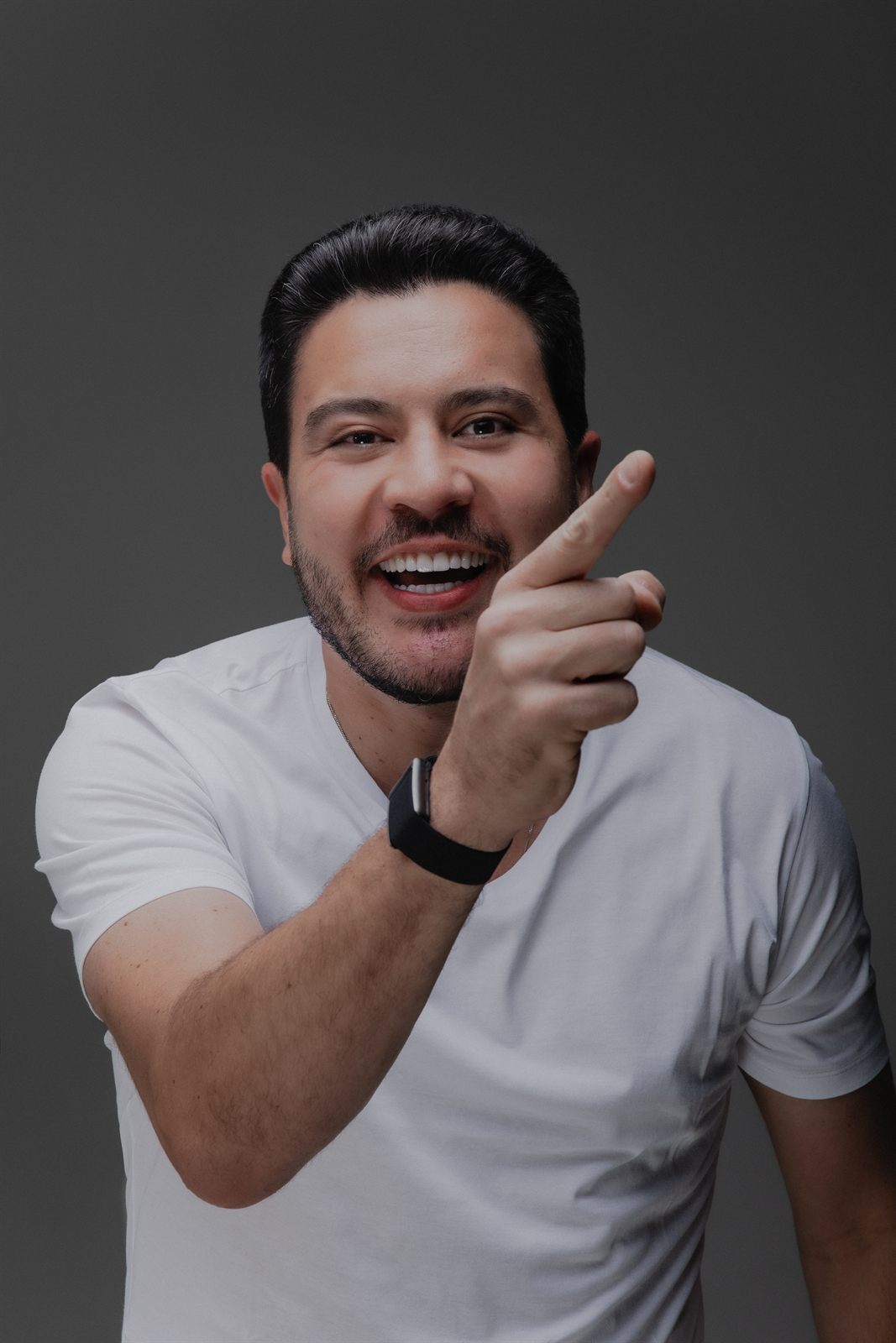 Retrato de Jadyel Alencar sorrindo
